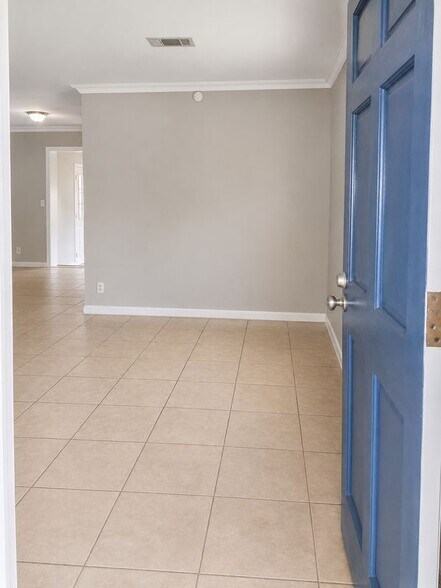 Building Photo - 7528 Quitina Dr