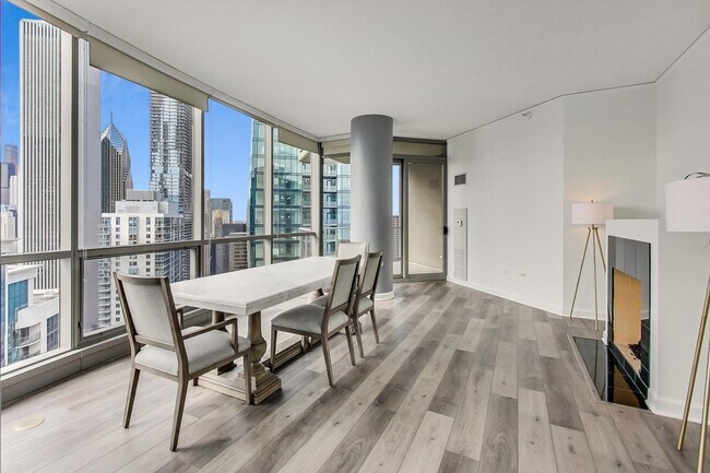 Building Photo - 420 E Waterside Dr