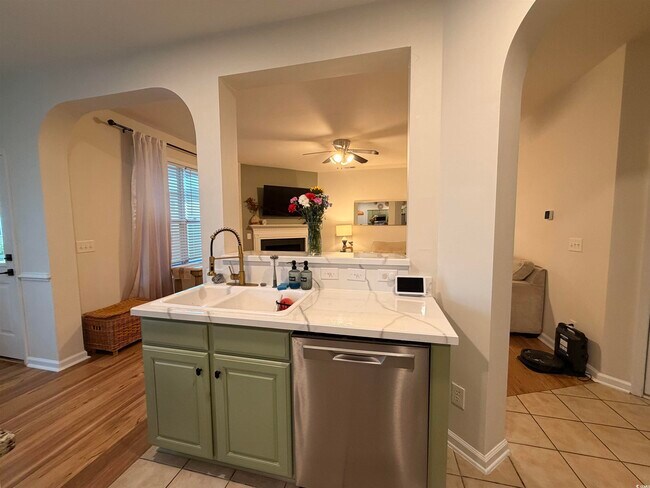 Building Photo - 204 Fulbourn Pl