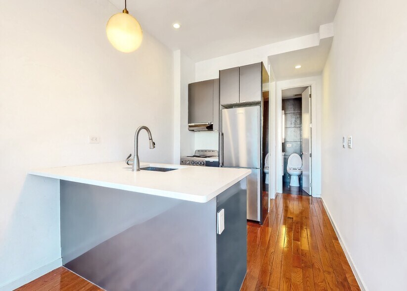 Building Photo - Lincoln Road