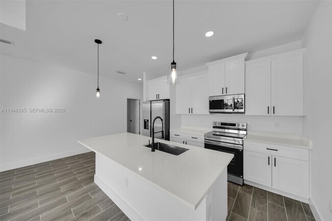 Building Photo - 328 Gordon Ave S