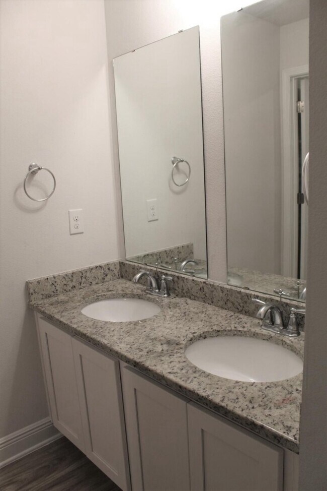 Building Photo - 3139 Heritage Oaks Cir