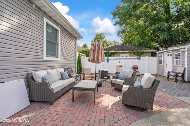 Building Photo - 7 Linden Ave