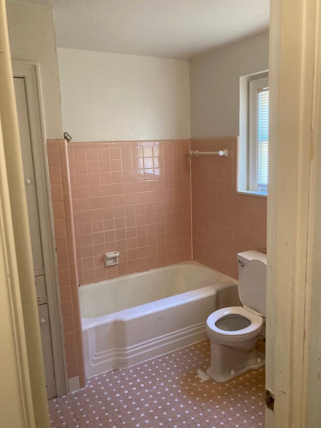 Building Photo - 2746 Mimosa Ave