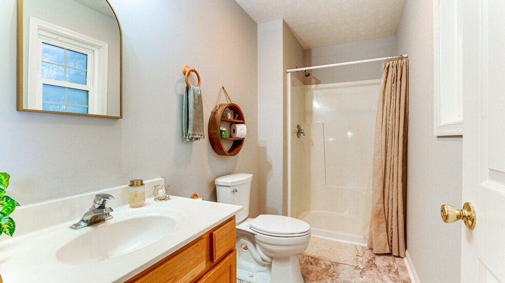 Building Photo - 443 Arrowhead Rd