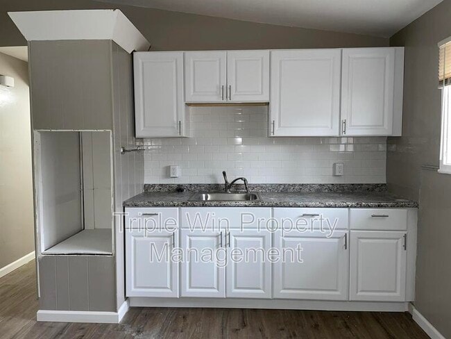 Building Photo - 8322 Sagewood Ln