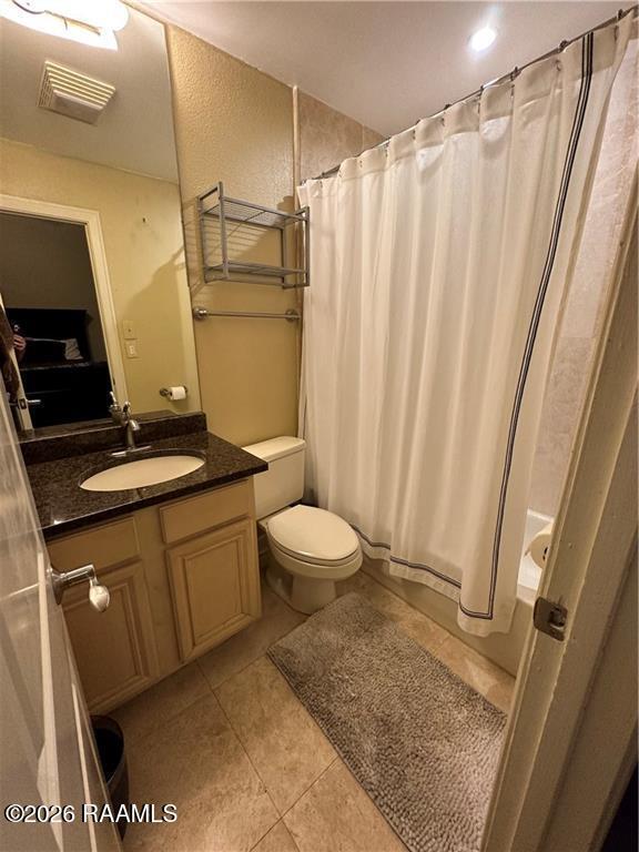 Building Photo - 333 Julia St