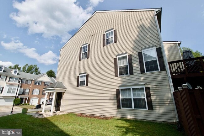 Building Photo - 1211 Ring Bill Loop