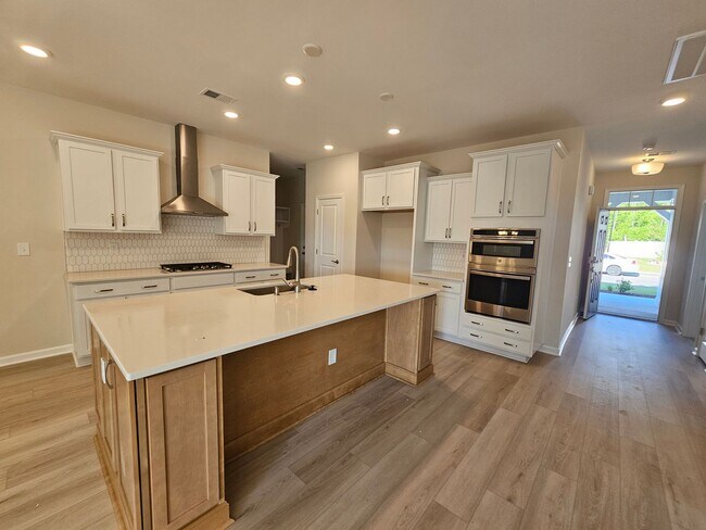 Building Photo - 2215 Flatleaf Ct
