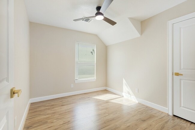 Building Photo - 2329 Lidstone St