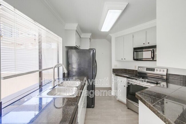 Building Photo - 3268 Via Marin