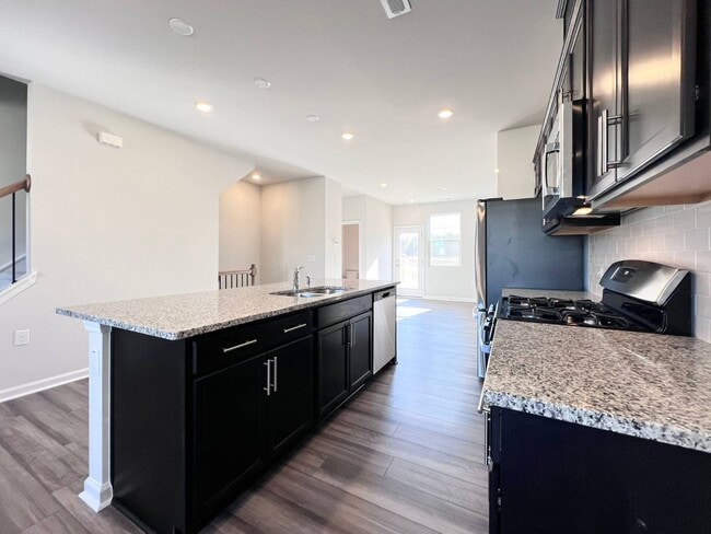 Building Photo - 1988 Rosedale Rdg Ave