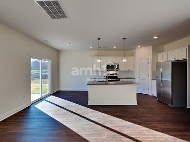 Building Photo - 2068 Williamshire Ln
