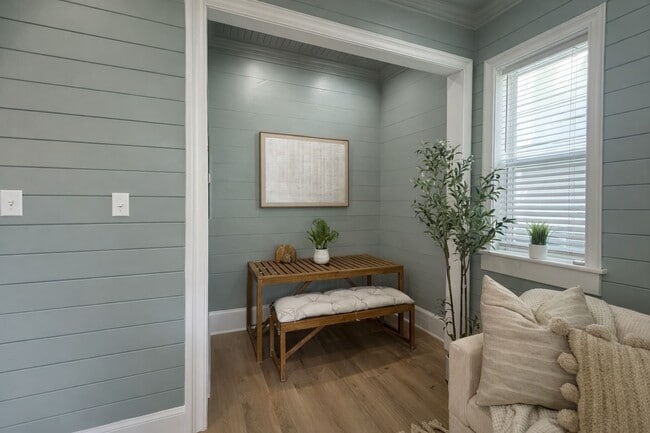 Building Photo - 5036 Golden Forest Dr