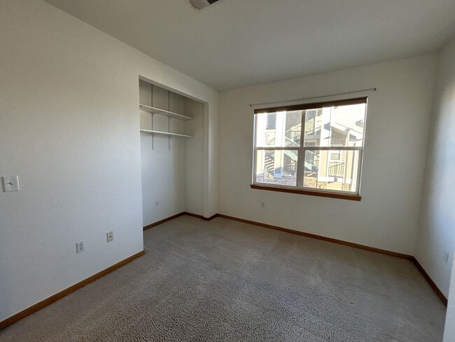 Building Photo - Vaulted Ceilings, Natural Light, and Comfort in Fort Collins Condo