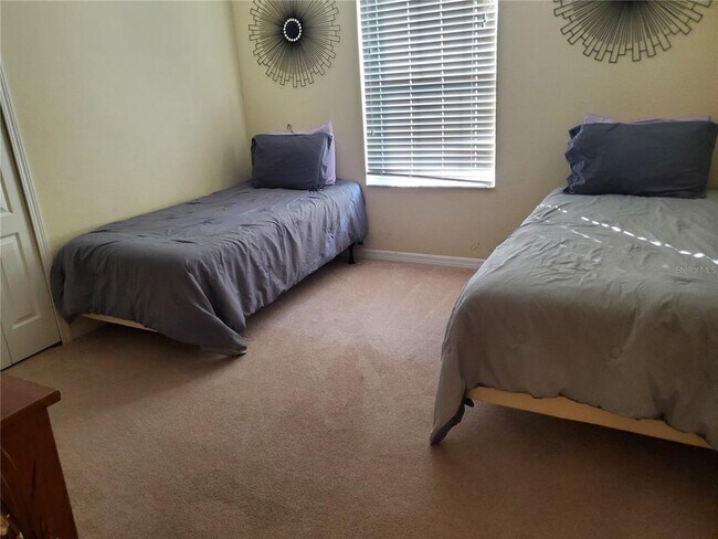 Building Photo - 8965 Cat Palm Rd