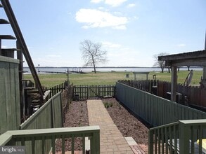 Building Photo - 213 E 2nd St