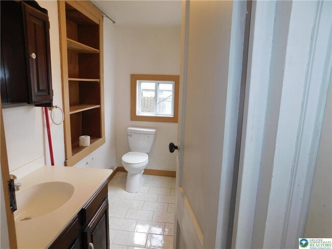 Building Photo - 220 Locust St