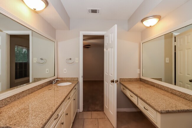 Building Photo - 11506 Bristol Ln Ct