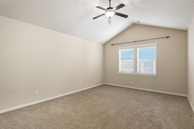 Building Photo - Delightful 4-Bedroom, 2.5-Bath Home in the...