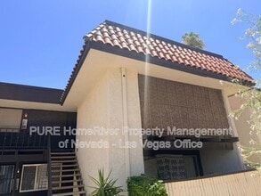 Building Photo - 1405 E Vegas Valley Dr