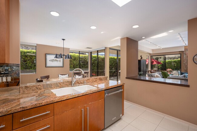 Building Photo - 52 Princeton Dr