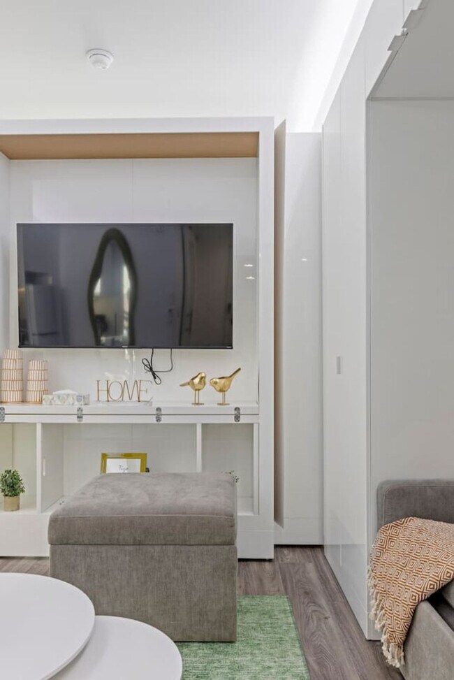 Building Photo - 12607 Larchmere Blvd