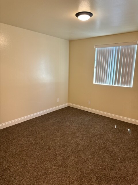 Building Photo - 3426, 3426 1/2, 3428 S Norton Ave