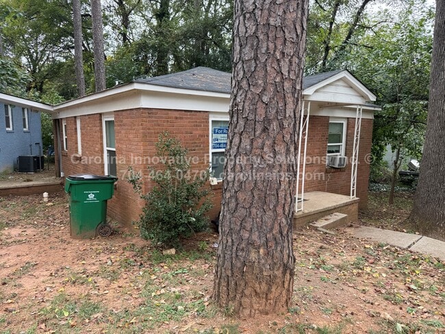 Building Photo - 1800 Newland Rd