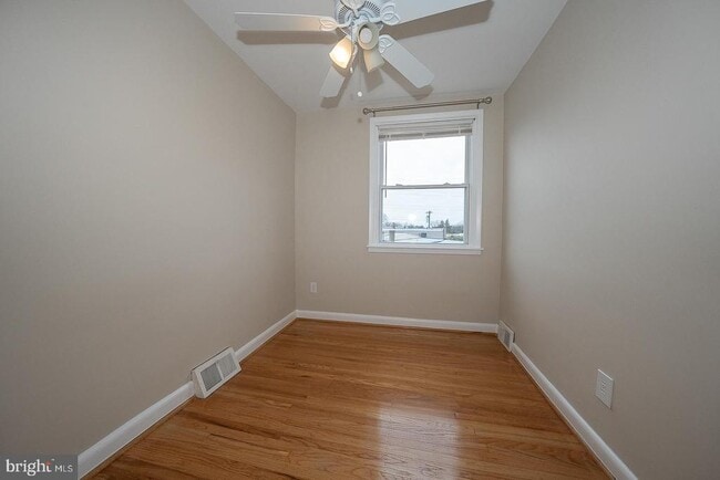 Building Photo - 130 Ivy Ct