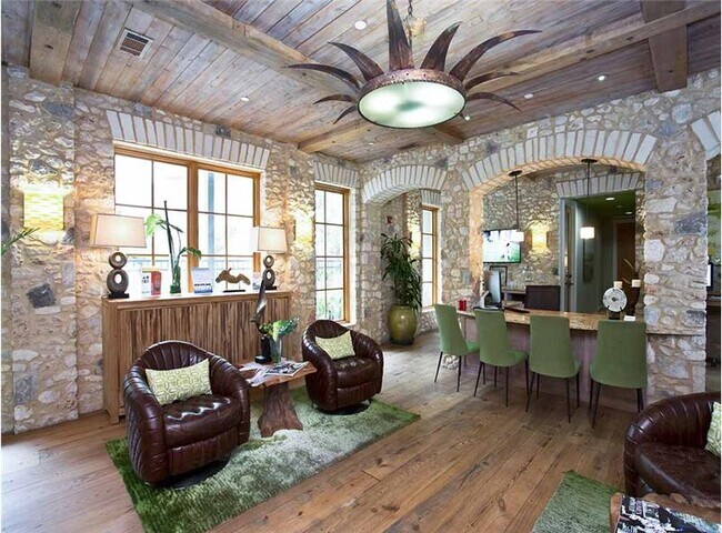 Building Photo - 302 N Lamar Blvd