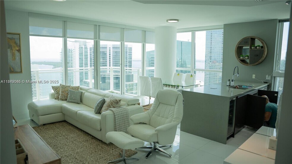 Building Photo - 1080 Brickell Ave