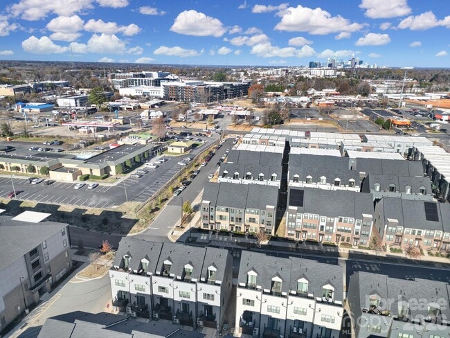 Building Photo - 6120 Station Crossing Ave