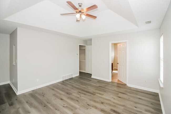 Building Photo - 8085 Conridge Dr