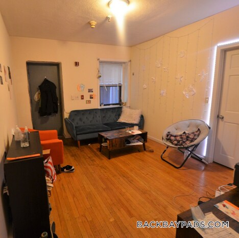 Building Photo - 409 Marlborough St