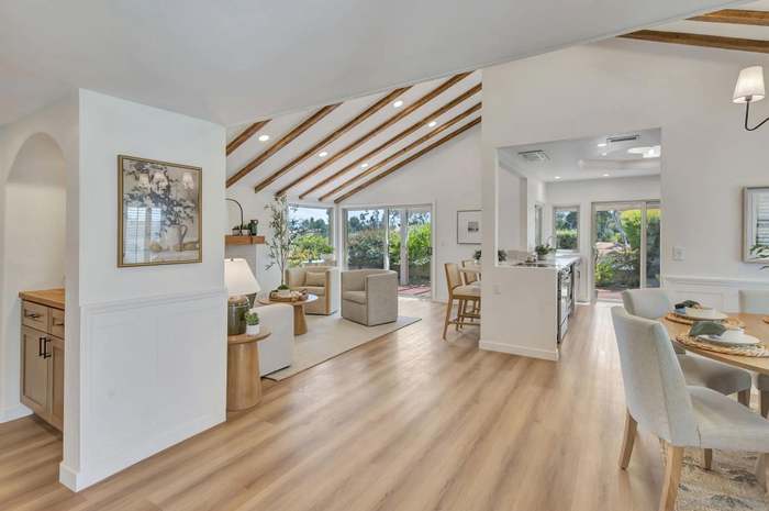 Building Photo - 12880 Circulo Dardo