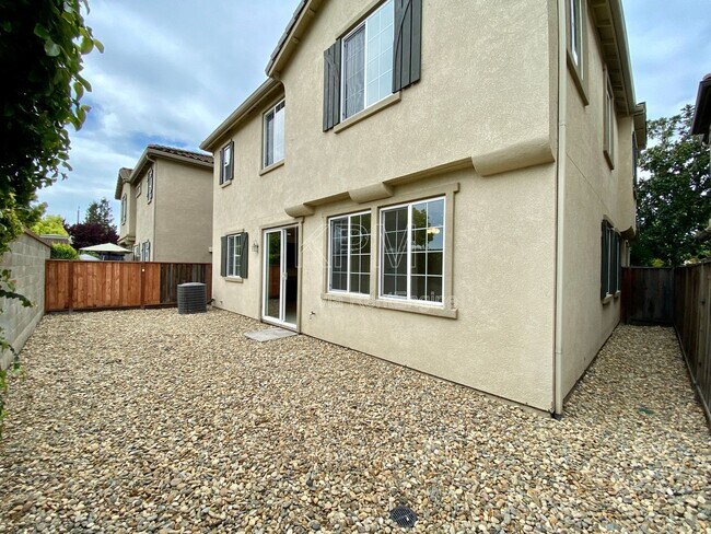 Building Photo - 10814 Peony Pl Dr