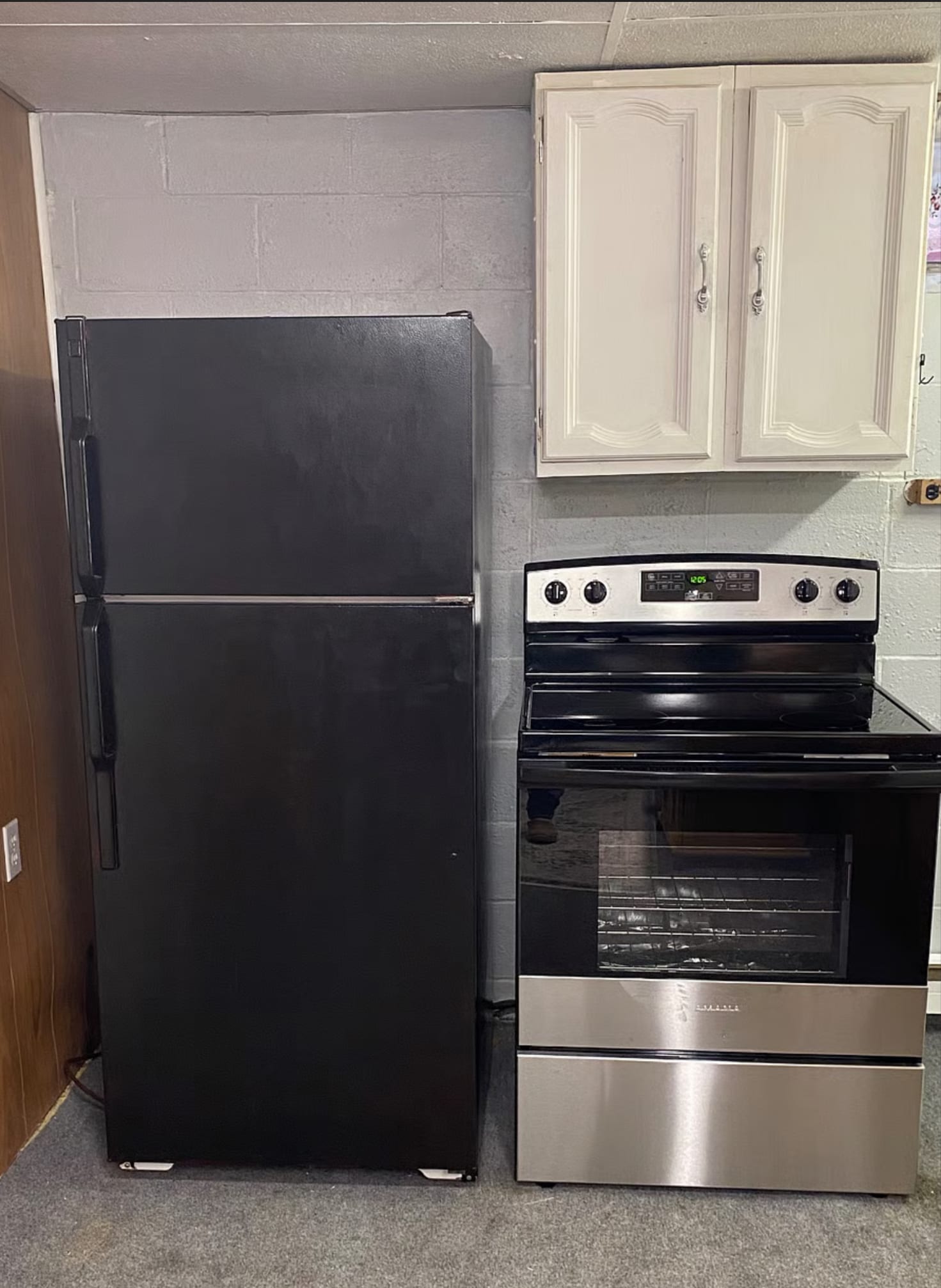 Building Photo - 1420 3rd Ave