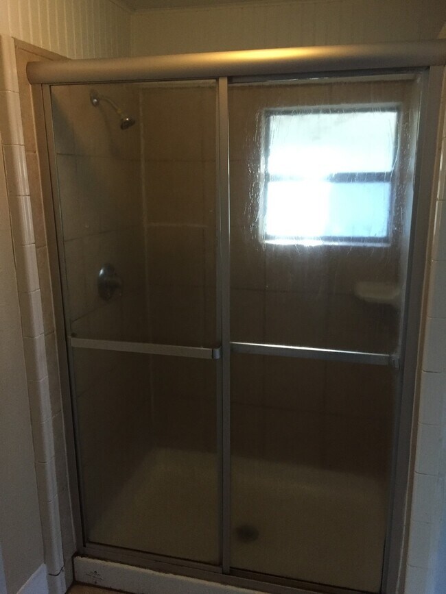 Building Photo - 27 Hemlock Dr