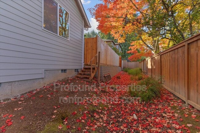 Building Photo - 7909 SW Oviatt Dr