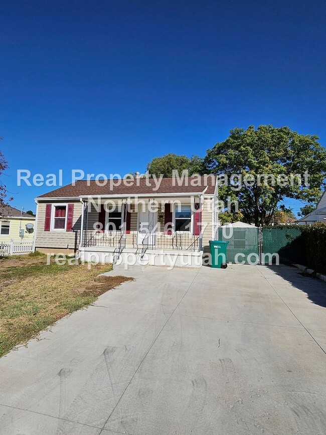 Building Photo - Darling 3 Bedroom Home in Clearfield Now A...