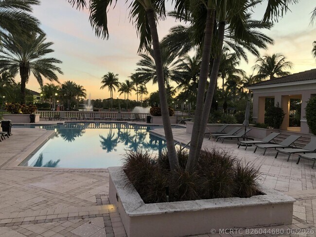 Building Photo - 3023 Alcazar Pl