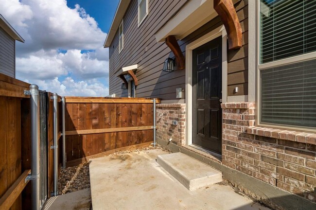 Building Photo - 735 Harvest Moon Dr