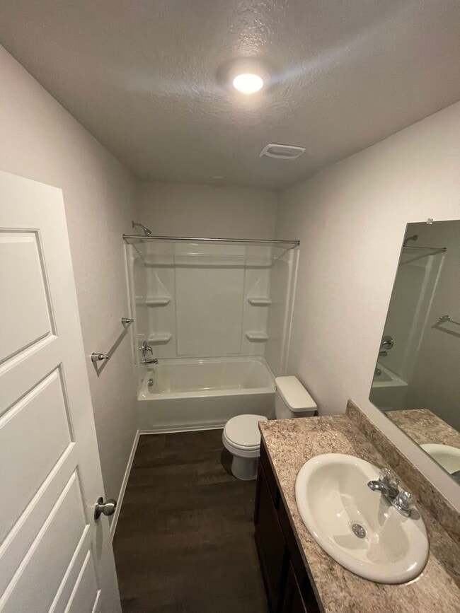 Building Photo - *Pre-Leasing** Four Bedroom | Two Bath Home in Legend Pond