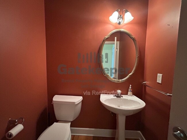 Building Photo - 111 Hanbury Ln