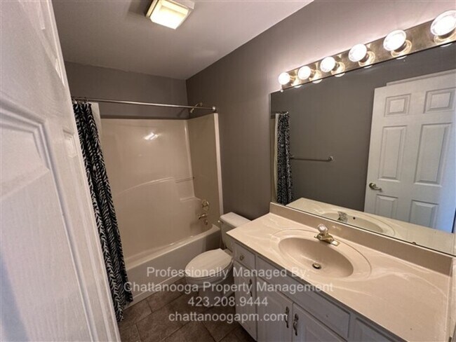 Building Photo - 7420 Hamilton Run Dr