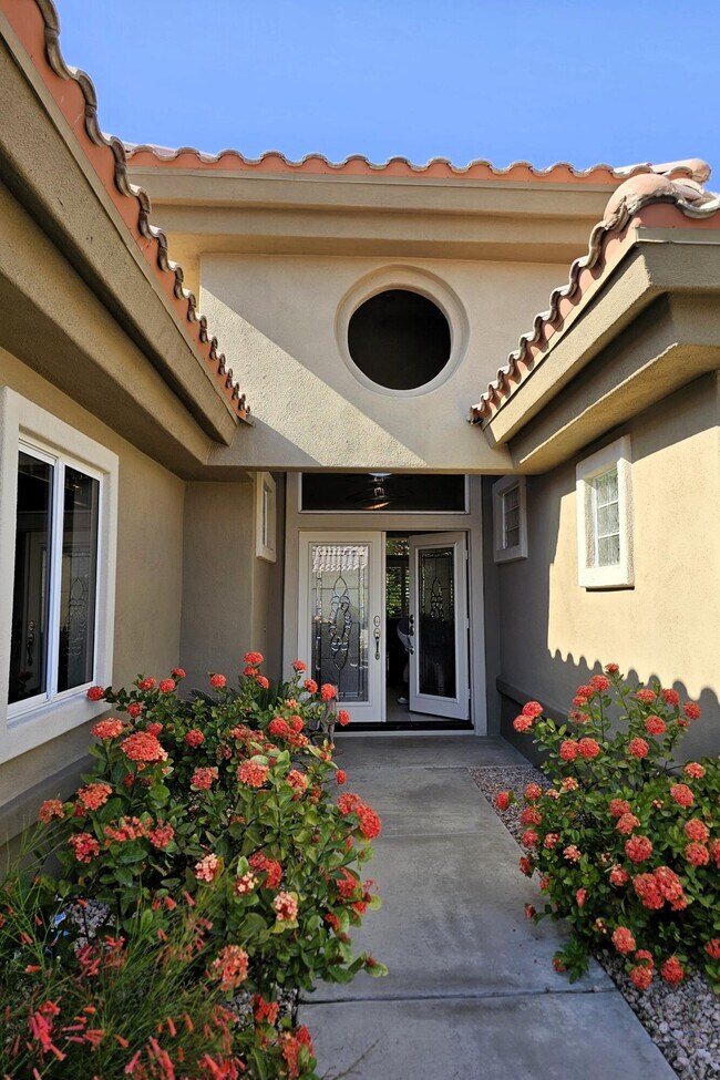 Building Photo - 78622 Waterfall Dr