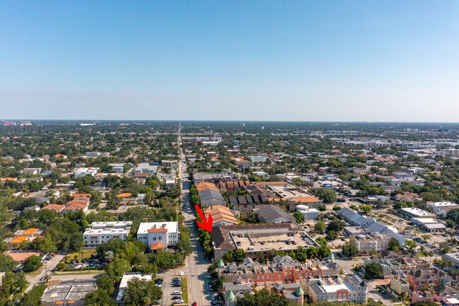 Building Photo - 520 S Armenia Ave