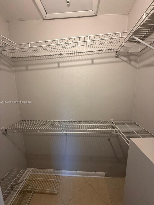 Building Photo - 15581 SW 104th Terrace