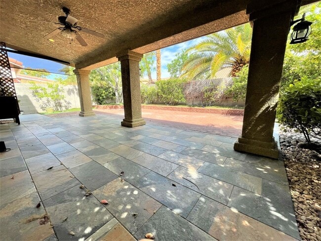 Building Photo - 736 Roddenberry Ave